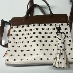Min and Mon Vali Crossbody